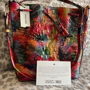 🩷Brahmin Tote! new tags still on, with registration card, excellent condition!🩷